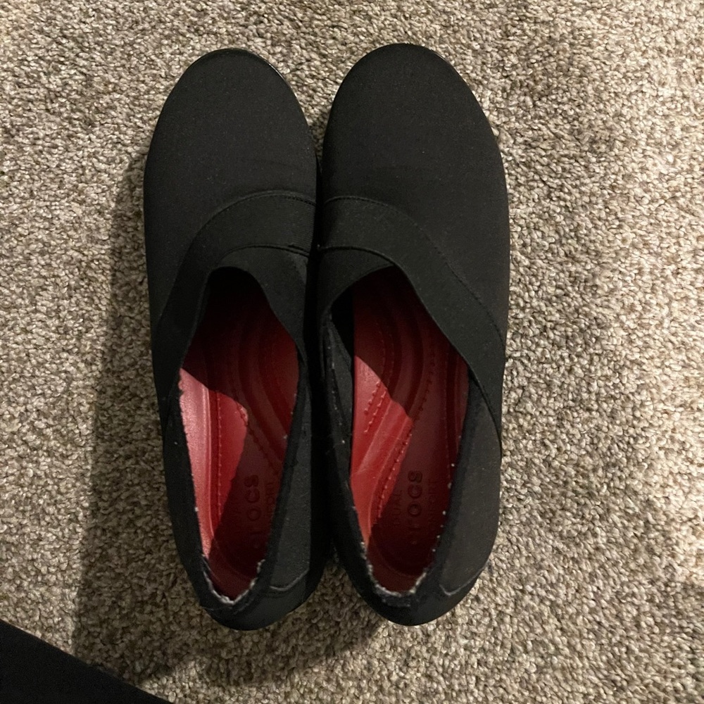Dress shoes